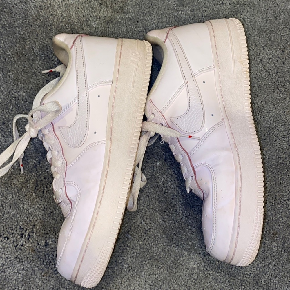 light pink air force 1’s